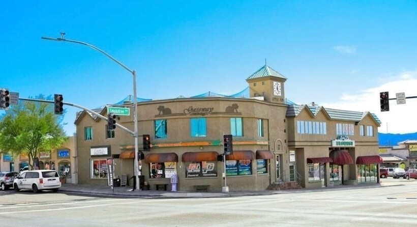2000 Mcculloch Blvd, Lake Havasu City, AZ for lease - Primary Photo - Image 1 of 23