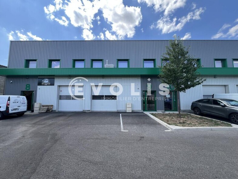 12 Rue Léopha, Mions for lease - Building Photo - Image 2 of 11