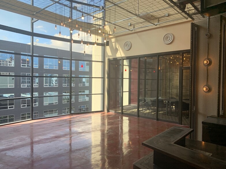 136-140 Pine Ave, Long Beach, CA for lease - Lobby - Image 3 of 6