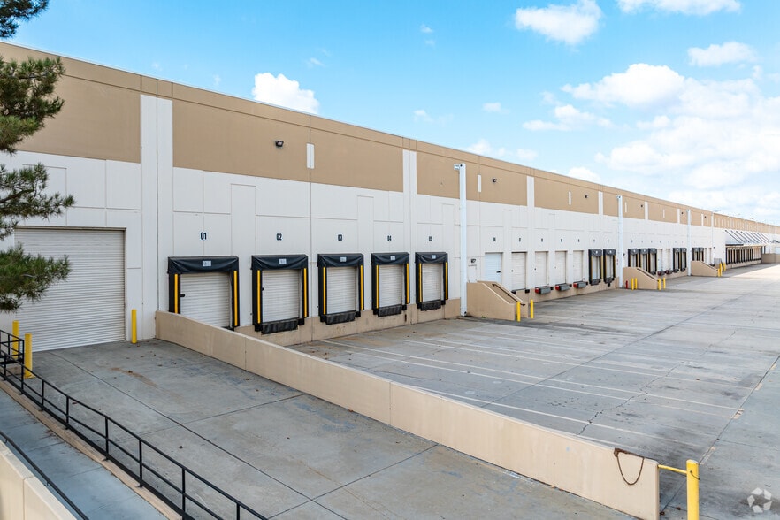 458-486 E Lambert Rd, Fullerton, CA for lease - Building Photo - Image 3 of 23