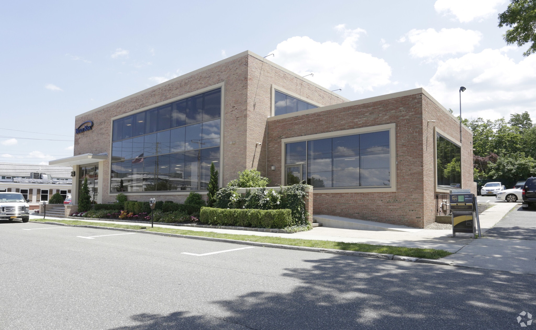 24 W Carver St, Huntington, NY for lease Primary Photo- Image 1 of 13