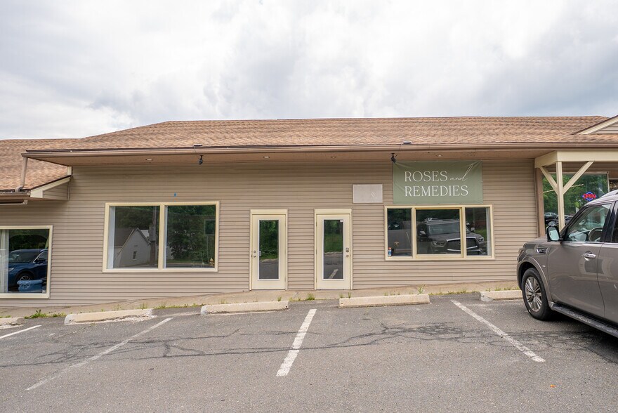 535 College Hwy, Southwick, MA à louer - Photo du bâtiment - Image 2 de 7