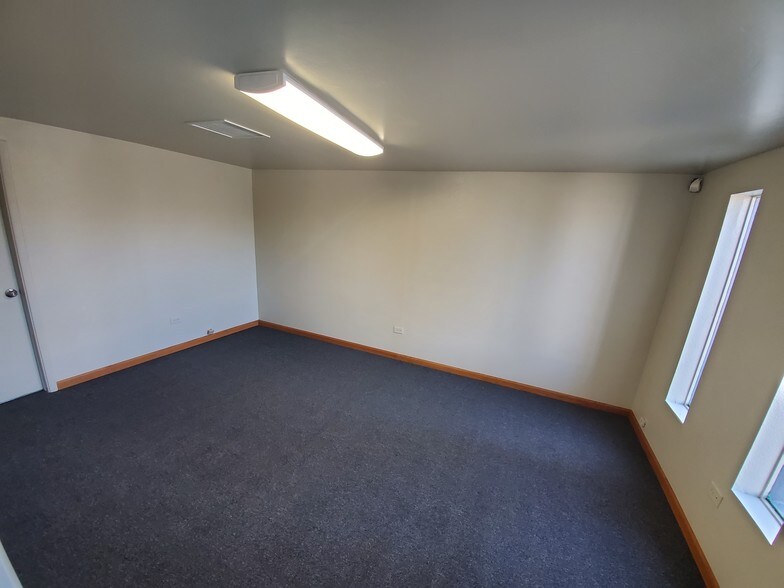 387 E 55th Ave, Denver, CO à louer - Photo du bâtiment - Image 3 de 9