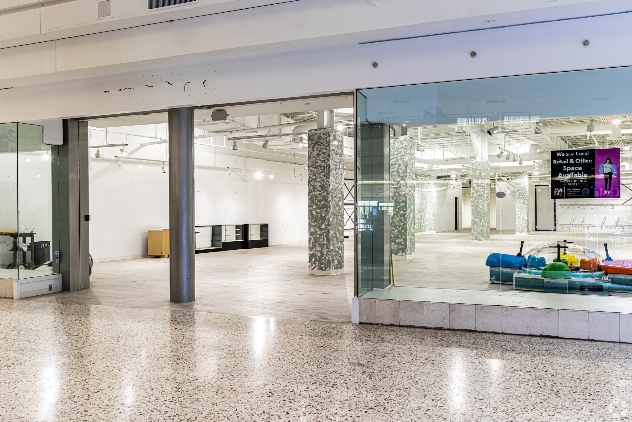 18813 E 39th St, Independence, MO for lease Interior Photo- Image 1 of 7