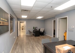 1514 Shiloh Ave, Bryan, TX à vendre Photo intérieure- Image 2 de 8