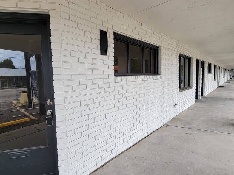 200 Pass Rd, Gulfport, MS à louer - Photo du bâtiment - Image 3 de 12
