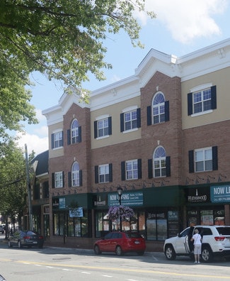 Plus de détails pour 34-44 Gerard St, Huntington, NY - Commerce de détail à louer