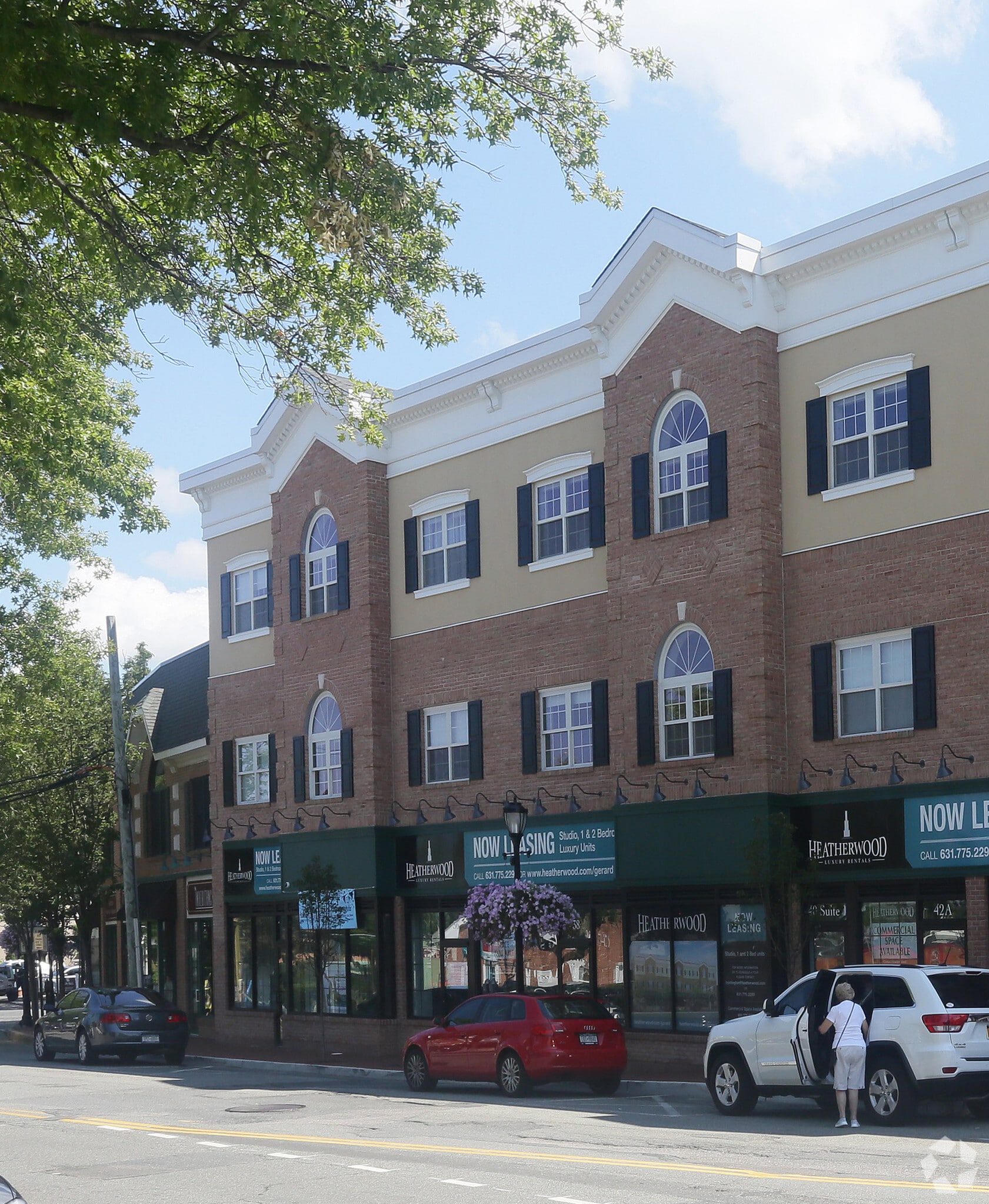 34-44 Gerard St, Huntington, NY for lease Primary Photo- Image 1 of 17