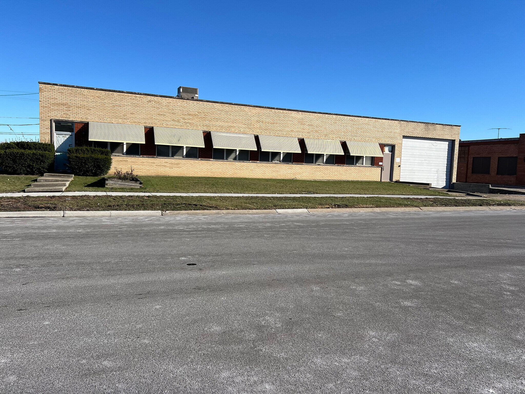 165 Bond St, Elk Grove Village, IL for lease Primary Photo- Image 1 of 12