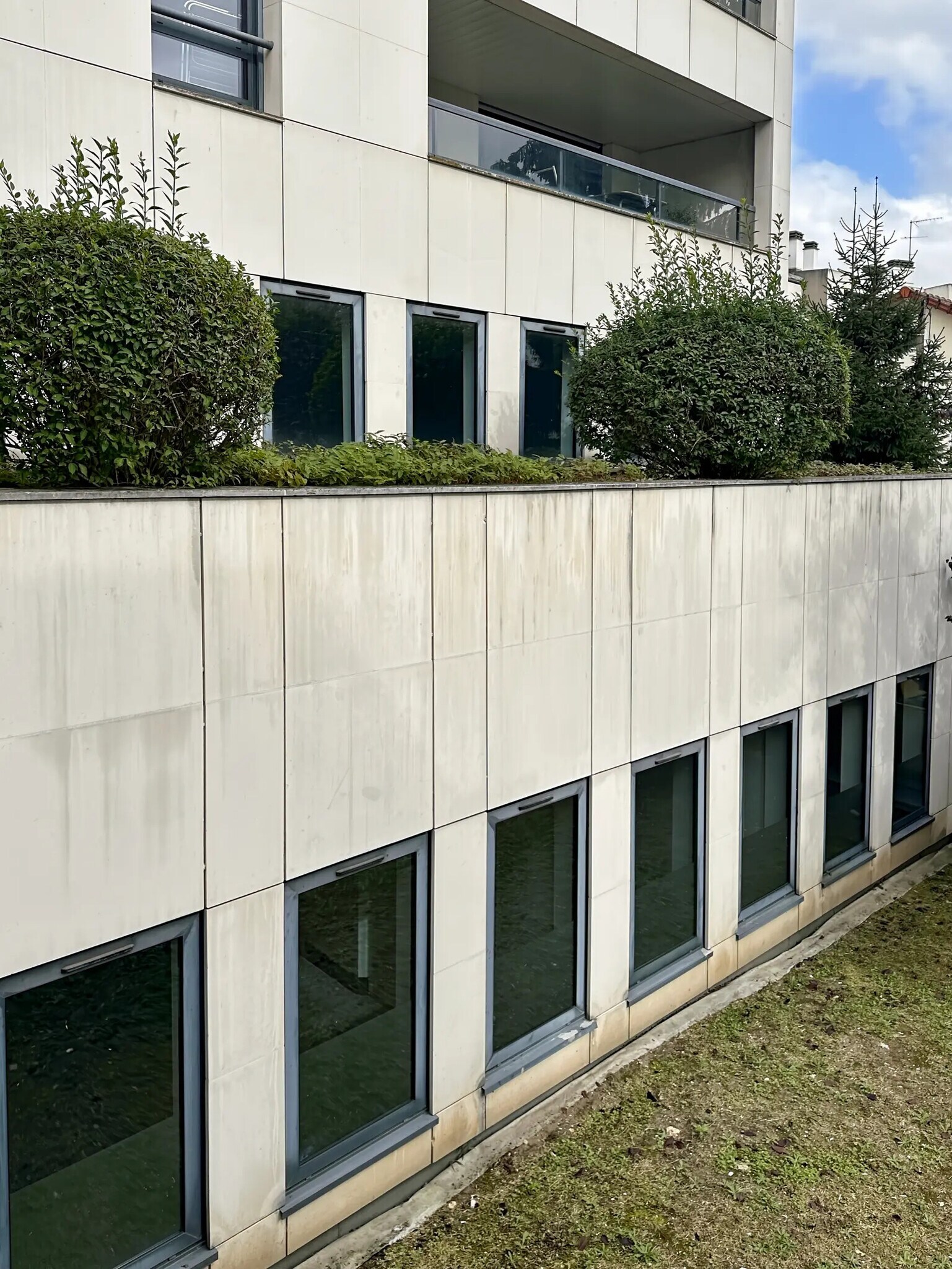 52 Rue Du Capitaine Guynemer, Courbevoie à vendre Photo du bâtiment- Image 1 de 18