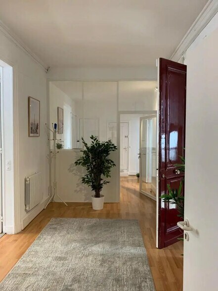 51 Rue D'Amsterdam, Paris à louer - Photo intérieure - Image 2 de 10