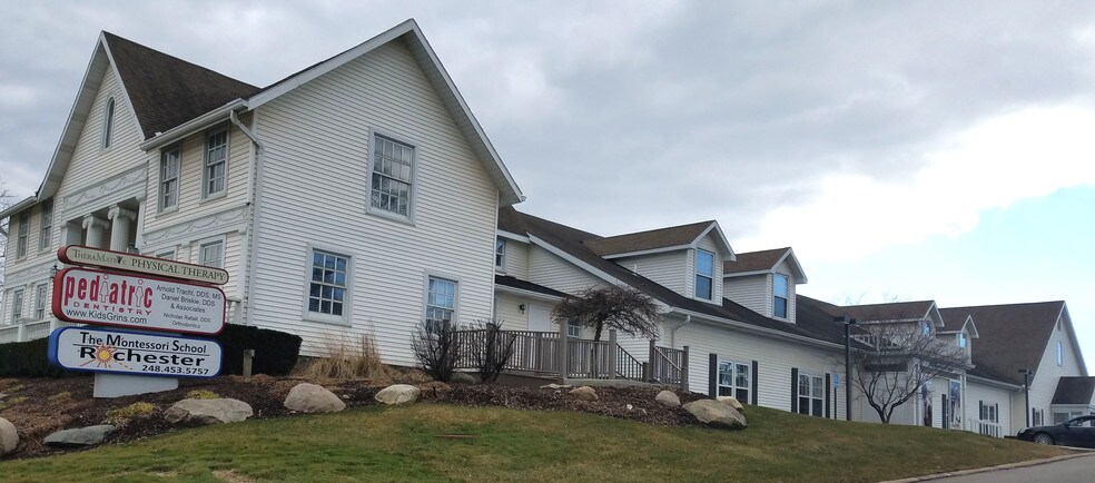 1812-1814 S Rochester Rd, Rochester Hills, MI à louer - Photo du bâtiment - Image 3 de 9