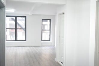297 Seventh Ave, New York, NY for lease Interior Photo- Image 2 of 7