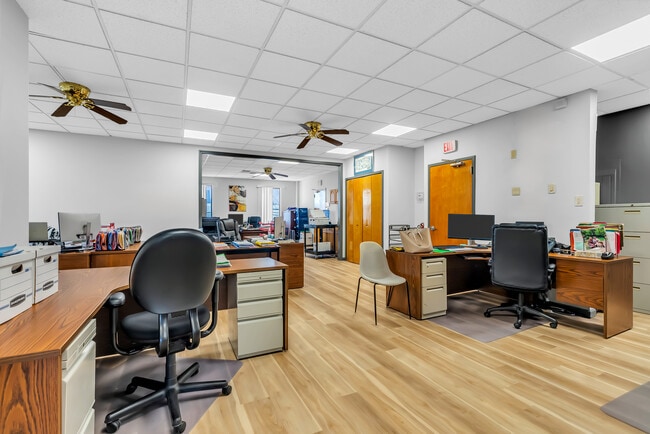 Plus de détails pour 222 Outwater Ln, Garfield, NJ - Bureau à louer