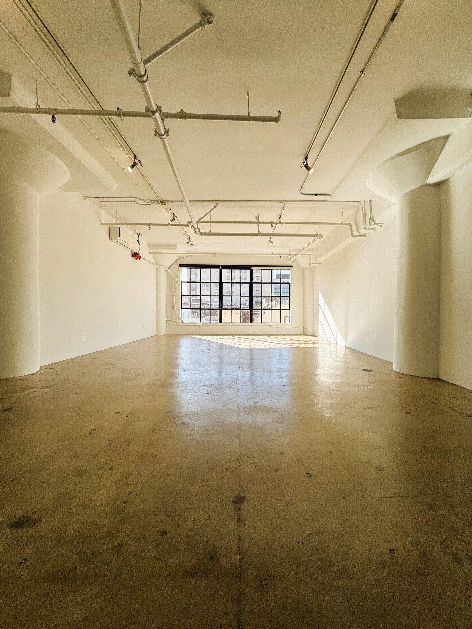 120 E 8th St, Los Angeles, CA for lease Building Photo- Image 1 of 1