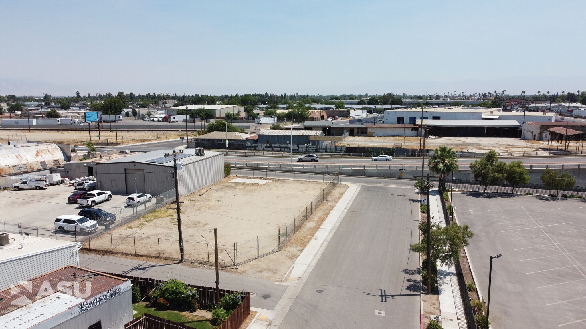 200 E Truxtun Ave, Bakersfield, CA for lease Primary Photo- Image 1 of 14
