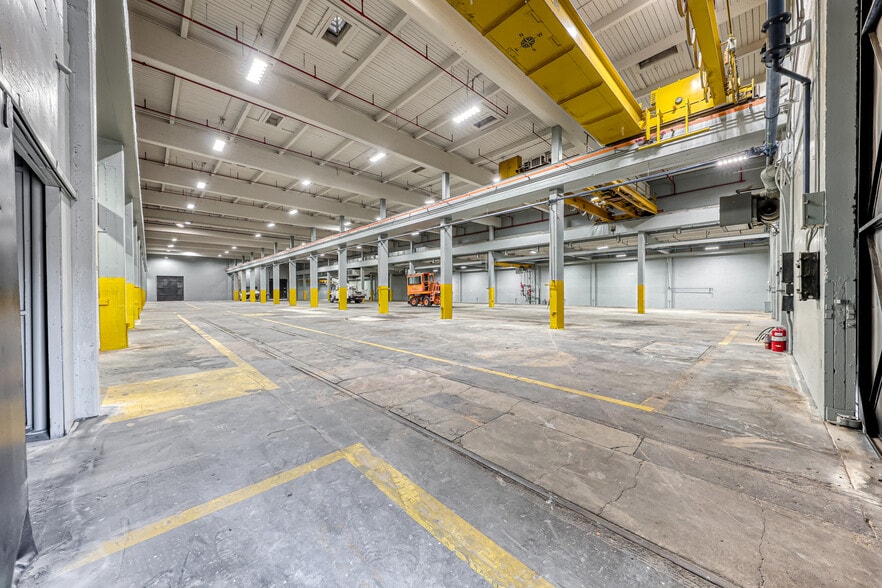 Mountain Industrial Facility portfolio of 3 properties for sale on LoopNet.ca - Interior Photo - Image 3 of 31