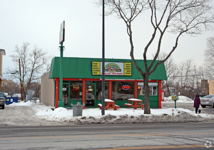 534 Lake Ave, Rochester, NY à vendre - Photo du bâtiment - Image 2 de 5