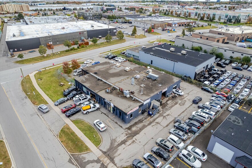 26 Bramsteele Rd, Brampton, ON à vendre - Photo du bâtiment - Image 3 de 23