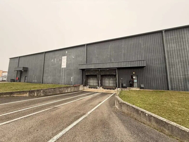 Industrial in Saint-André-de-Corcy for lease - Building Photo - Image 2 of 22