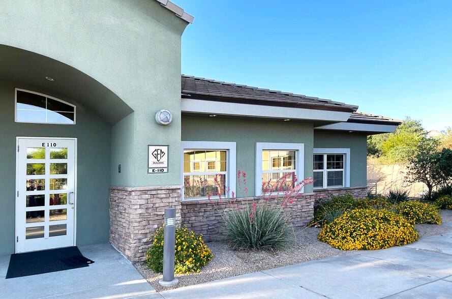 14001 N 7th St, Phoenix, AZ à vendre - Photo du bâtiment - Image 1 de 8