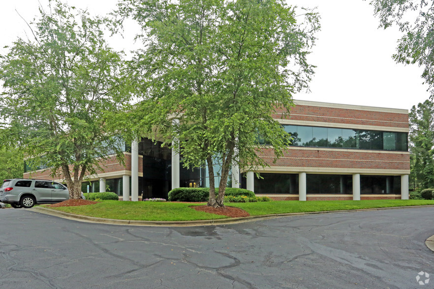 220 Horizon Dr, Raleigh, NC for lease - Primary Photo - Image 1 of 3