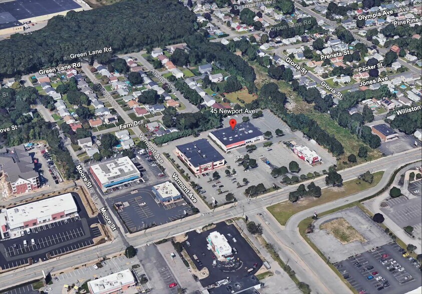 45-63 Newport Ave, East Providence, RI à louer - Vidéo sur l’inscription commerciale - Image 2 de 5