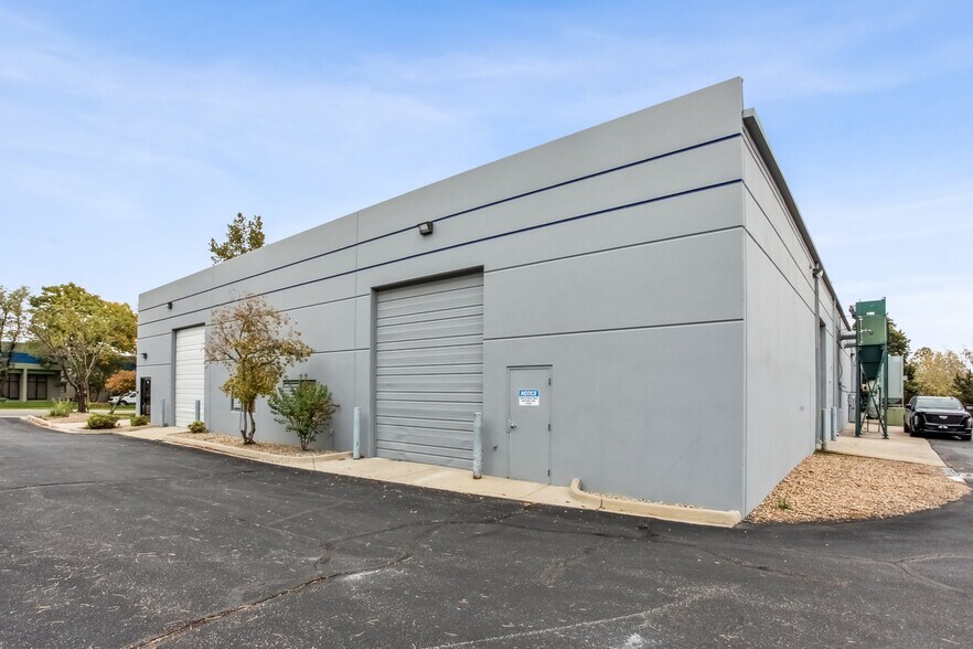 405 S Pierce Ave, Louisville, CO à louer - Photo du bâtiment - Image 3 de 39