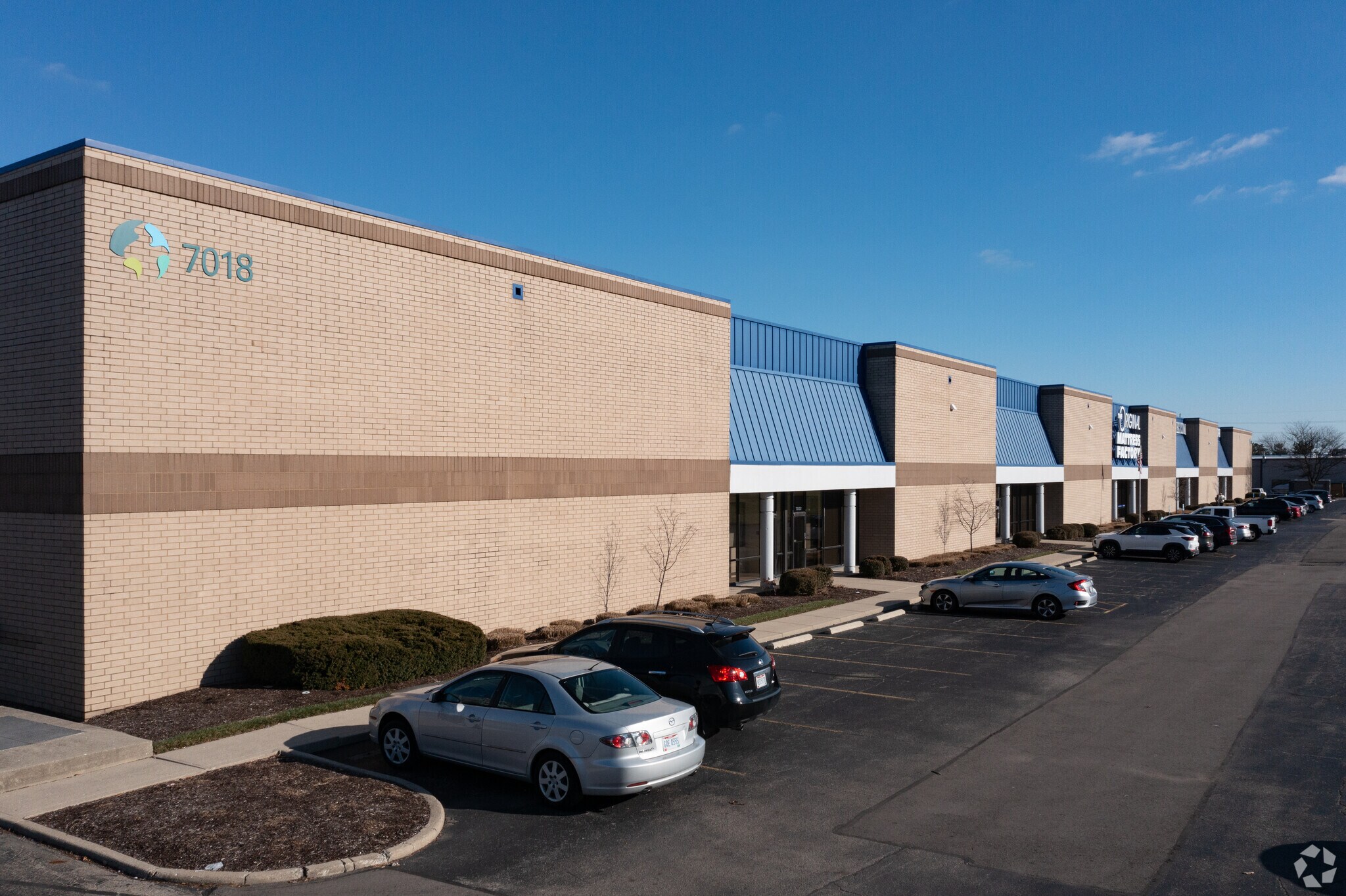 7000-7018 Fairfield Business Ctr, Fairfield, OH à louer Photo principale- Image 1 de 6
