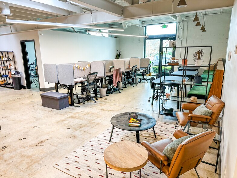 556 Perry Ave, Greenville, SC à louer - Photo du bâtiment - Image 2 de 12