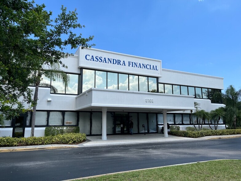 8198 S Jog Rd, Boynton Beach, FL à louer - Photo du bâtiment - Image 1 de 6