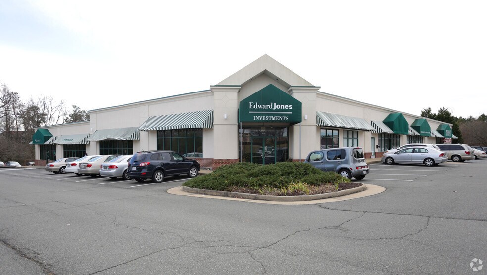 7415-7425 Lee Davis Rd, Mechanicsville, VA à louer - Photo du bâtiment - Image 1 de 15