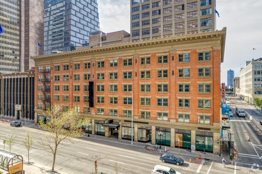 604 1 St SW, Calgary, AB à louer - Photo du bâtiment - Image 2 de 16