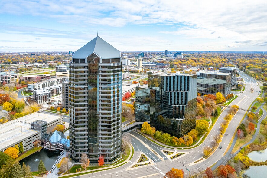 8500 Normandale Lake Blvd, Bloomington, MN à louer - Vidéo aérienne - Image 2 de 27