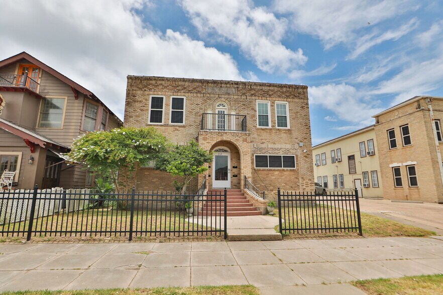 717 Broadway St, Galveston, TX à vendre - Photo du bâtiment - Image 3 de 101