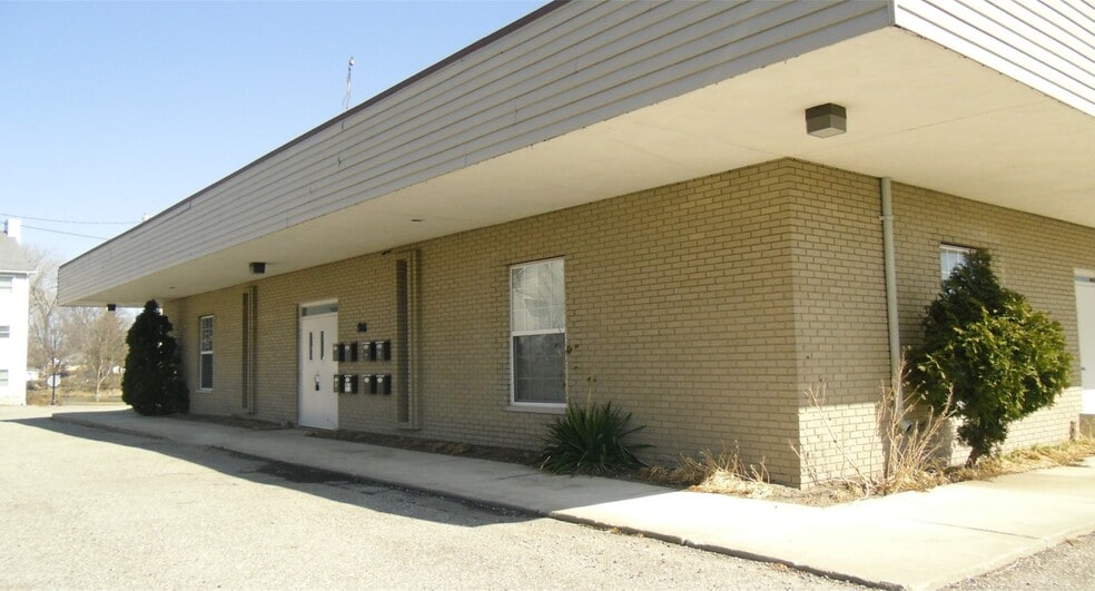 96 NB Gratiot, Mount Clemens, MI à vendre - Photo du bâtiment - Image 2 de 2