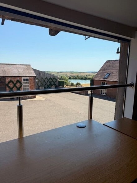 Chilton Business Centre, Aylesbury for lease - Building Photo - Image 3 of 3