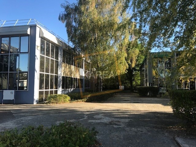 Office in Saint-Thibault-des-Vignes for lease - Building Photo - Image 3 of 5