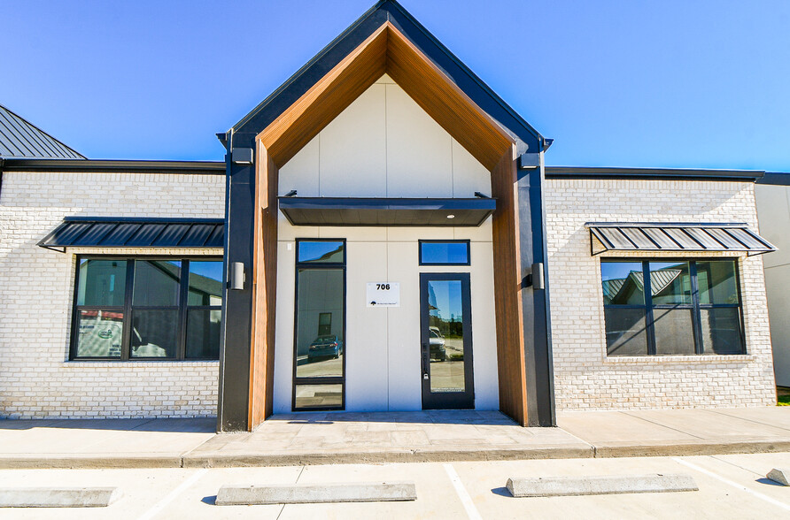 1325 Main St, Katy, TX for lease - Building Photo - Image 1 of 31