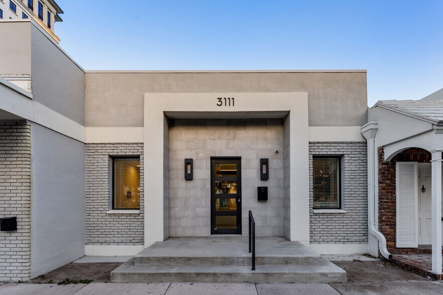 3111 Ponce De Leon Blvd, Coral Gables, FL à louer - Photo du bâtiment - Image 1 de 11