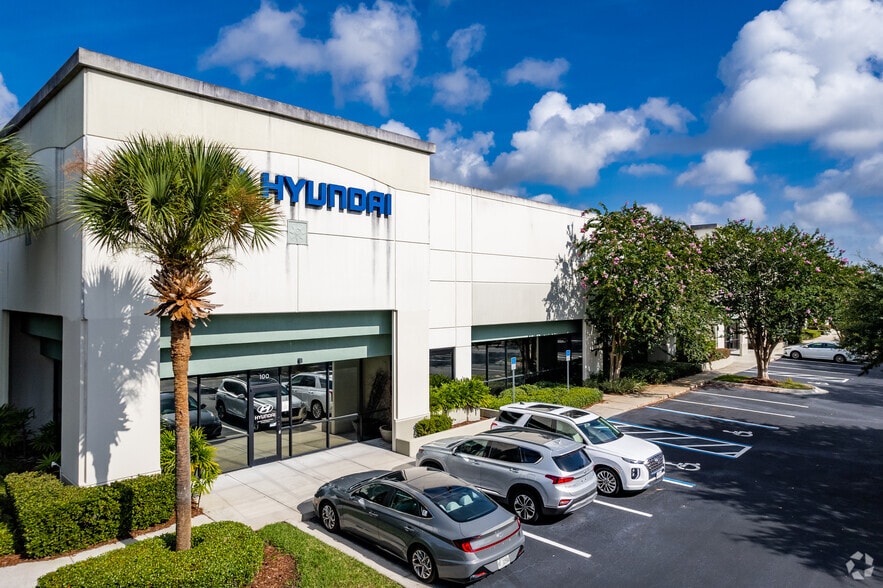 9420 Delegates Dr, Orlando, FL for lease - Primary Photo - Image 1 of 6