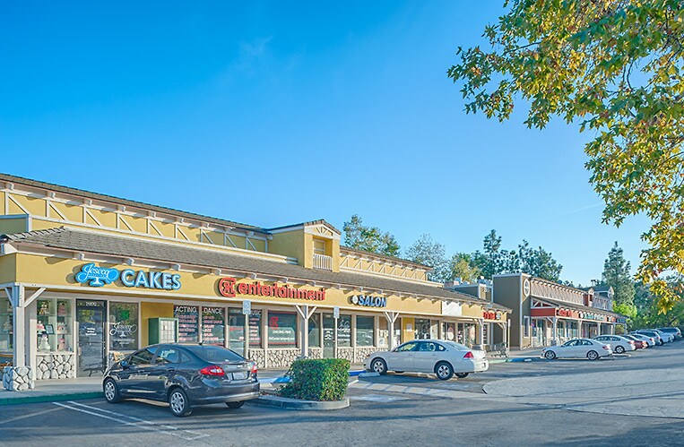 2545-2593 Chino Hills Pky, Chino Hills, CA à louer - Photo du bâtiment - Image 2 de 4