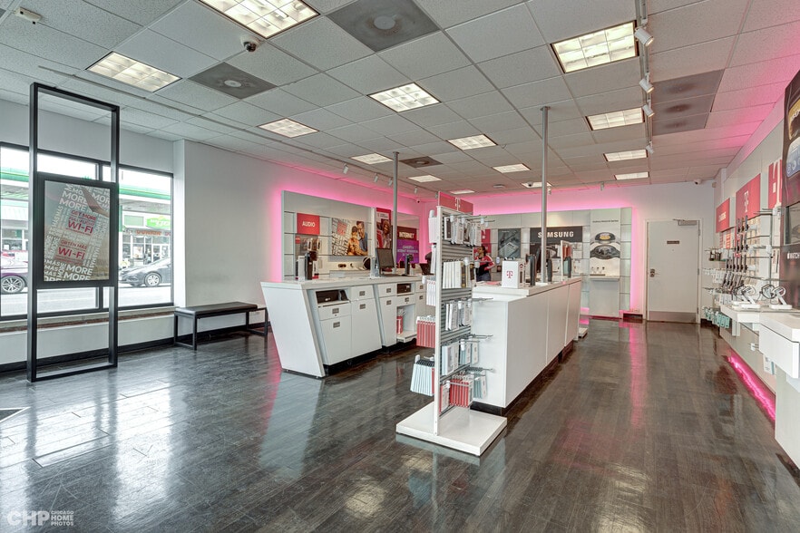 4001 W Montrose Ave, Chicago, IL for lease - Building Photo - Image 3 of 11