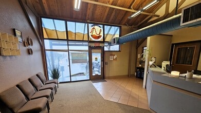 1106 Douglas St, Longview, WA à louer Photo intérieure- Image 1 de 8