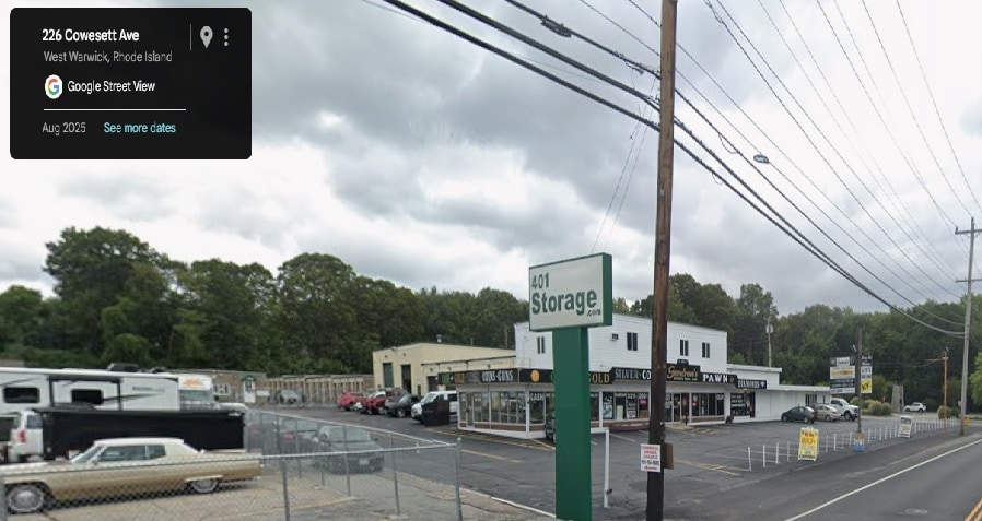 225 Cowesett Ave, West Warwick, RI à louer Photo intérieure- Image 1 de 3