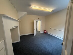 9 Windsor End, Beaconsfield for lease Building Photo- Image 1 of 6