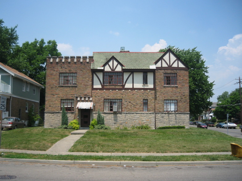 1968 Berkley Ave, Cincinnati, OH à vendre - Photo principale - Image 1 de 9