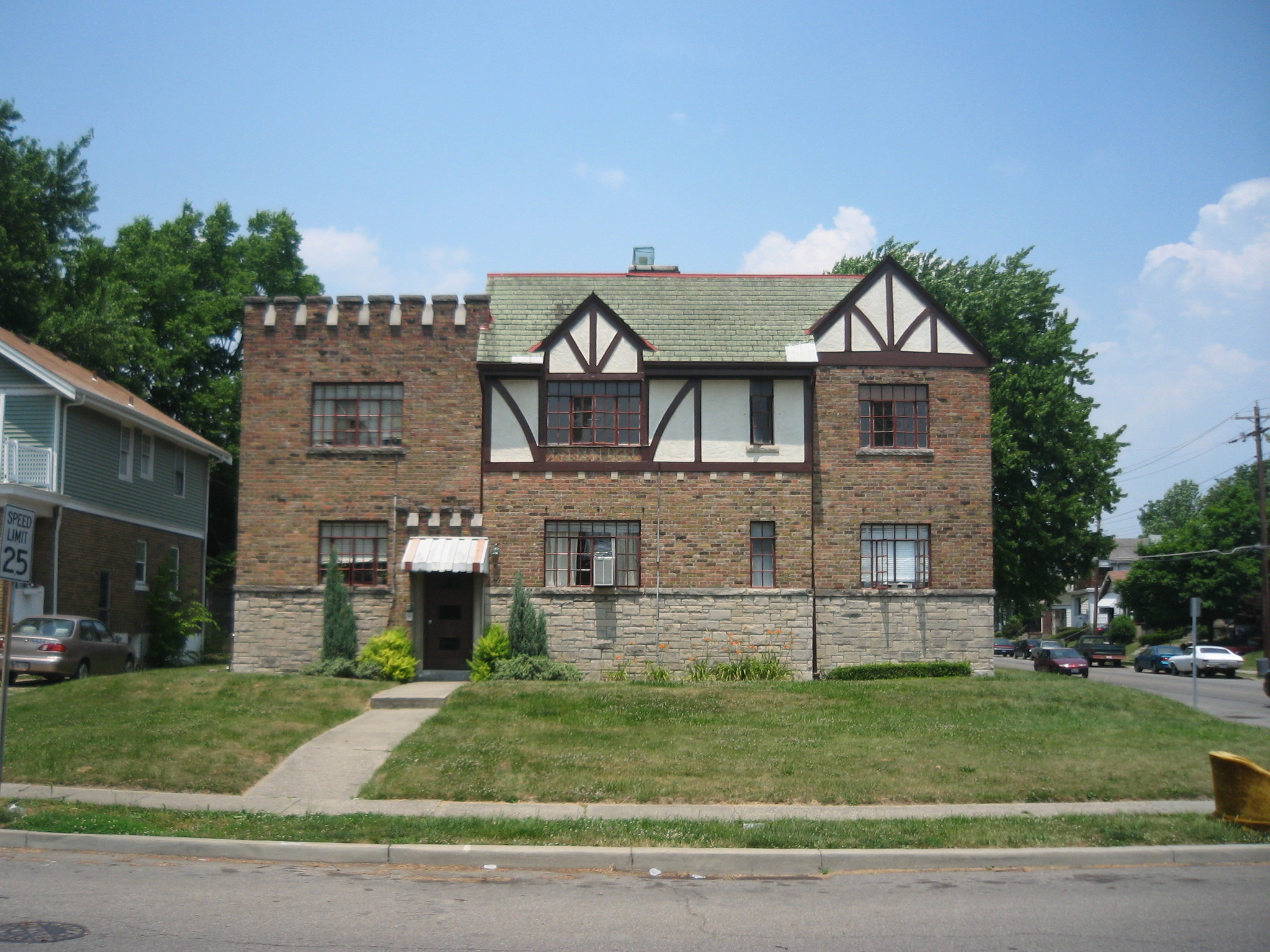 1968 Berkley Ave, Cincinnati, OH à vendre Photo principale- Image 1 de 10