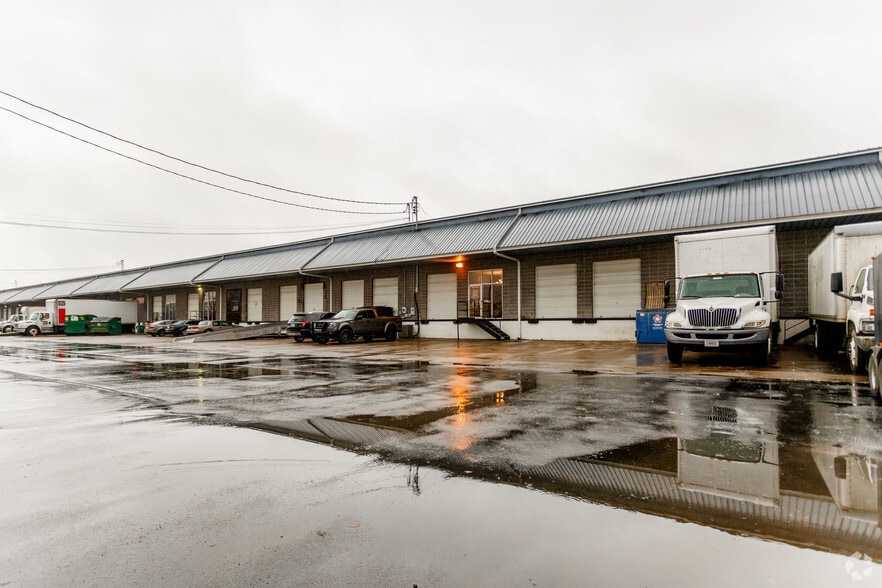 1044-1052 Avondale Rd, Hendersonville, TN for lease - Building Photo - Image 1 of 6