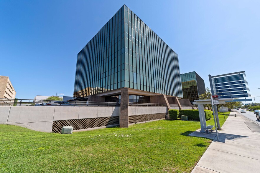 8042 Wurzbach Rd, San Antonio, TX for sale - Building Photo - Image 2 of 17